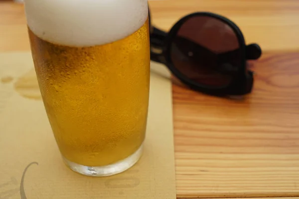 Tiro Close Uma Cerveja Espumosa Trigo — Fotografia de Stock