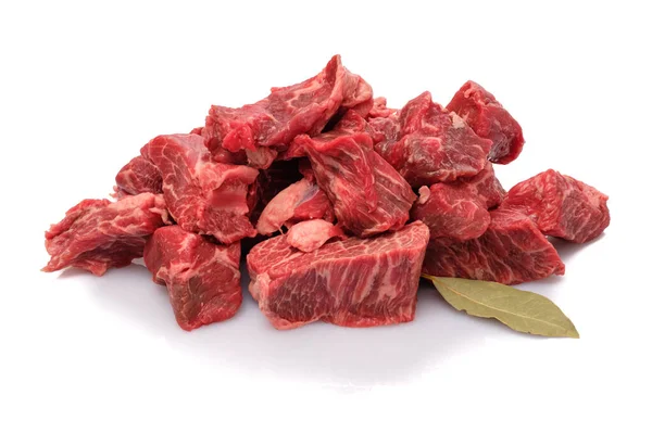 Close Carne Crua Wagyu Goulash Sobre Fundo Branco — Fotografia de Stock