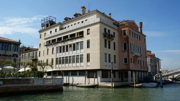 Venice Italia Aug 2011 Luonnonkaunis Näkymä Eri Arkkitehtonisiin Rakennuksiin Venetsiassa — kuvapankkivalokuva