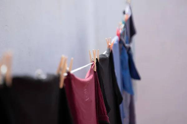 Roupas Penduradas Para Secar — Fotografia de Stock