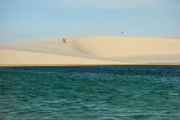 Uma Bela Foto Dunas Areia Branca Lagoa Clara Parque Nacional — Fotografia de Stock