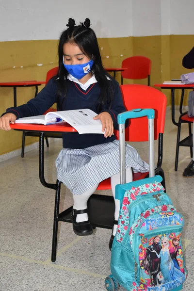 Mosquera Colombia Aug 2021 Young Female Student Reading Book While — Stock Photo, Image