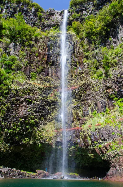 Plano Vertical Hermosa Cascada Risco Madeira Portugal — Foto de Stock