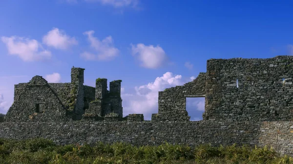 Ruínas Castelo Dunluce Sob Céu Azul Nublado Irlanda Norte — Fotografia de Stock