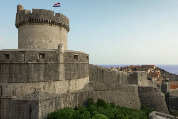 Muren Van Dubrovnik Onder Het Zonlicht Een Blauwe Hemel Kroatië — Stockfoto