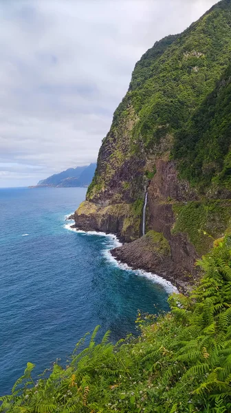 Eine Wunderschöne Landschaft Der Brautschleierfälle Veu Noiva Bei Ponta Poiso — Stockfoto