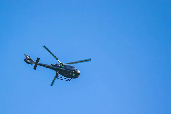 Helicóptero Volando Bajo Cielo Azul Claro Durante 36ª Copa América — Foto de Stock