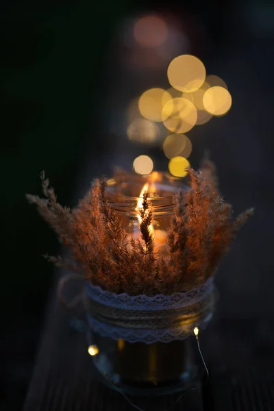 Διαφανές Διακοσμημένο Βάζο Κερί Φωτισμού Bokeh Φώτα Φόντο — Φωτογραφία Αρχείου
