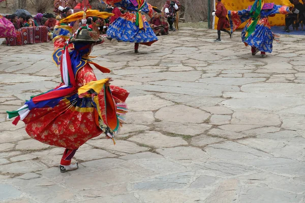 Bumthang Bhutan Diciembre 2019 Los Bailarines Tradicionalmente Vestidos Celebran Victoria —  Fotos de Stock