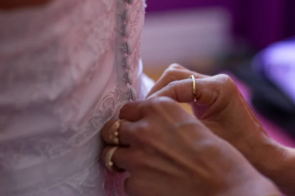Close Shot Woman Buttoning White Beautiful Wedding Dress Bride — Stock Photo, Image