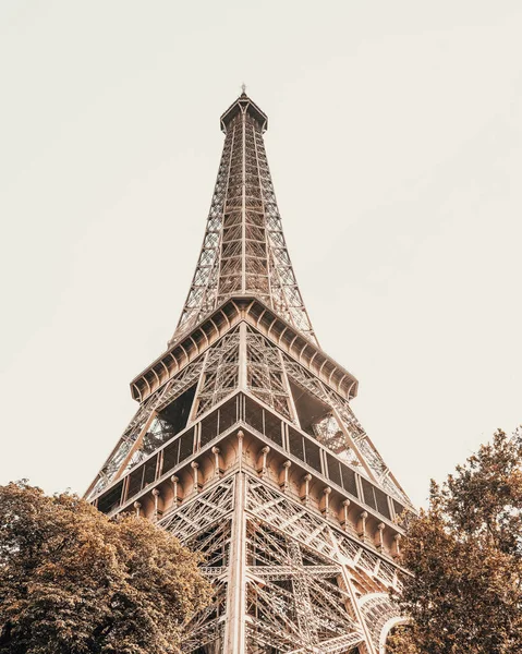 Paris Frankreich August 2021 Eine Vertikale Tiefenaufnahme Des Eiffelturms Paris — Stockfoto