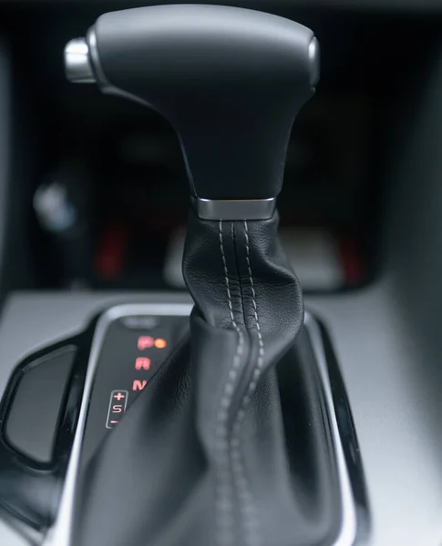 Vertical Shot Modern Car Gear Blurry Background — Stock Photo, Image