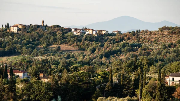 Una Vista Panorámica Los Edificios Arquitectónicos Rodeados Naturaleza — Foto de Stock