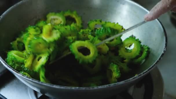 Färsk Grön Broccolisallad Kastrull — Stockvideo
