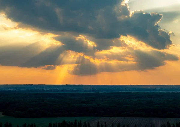 Gyönyörű Naplemente Vidéki Mezőn — Stock Fotó