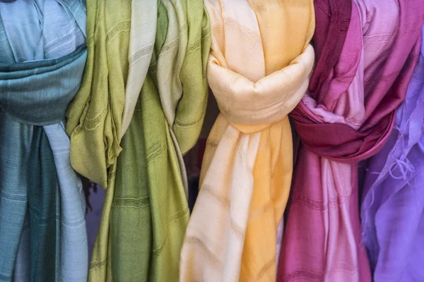 Lenços de seda e algodão Fotografias De Stock Royalty-Free