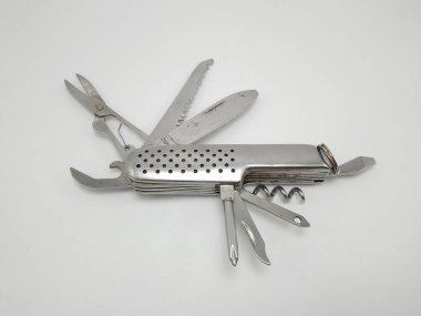 Paslanmaz çelik çok amaçlı çakı.