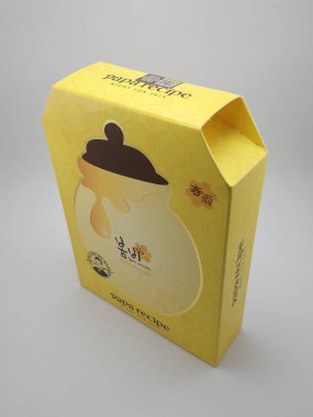 MANILA, PH - OCT 21 - Baba tarifi Bal Maskesi 21 Ekim 2020 'de Manila, Filipinler' de.