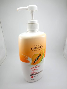 MANILA, PH - OCT 5 - Avon vücut bakımı papaya ve soya sütlü el ve vücut losyonu 5 Ekim 2020 tarihinde Manila, Filipinler.