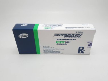 MANILA, PH - OCT 5 - Pfizer azitromycin dihidrat zithromax antibakteriyel tablet kutusu 5 Ekim 2020 tarihinde Manila, Filipinler.