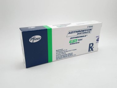 MANILA, PH - OCT 5 - Pfizer azitromycin dihidrat zithromax antibakteriyel tablet kutusu 5 Ekim 2020 tarihinde Manila, Filipinler.