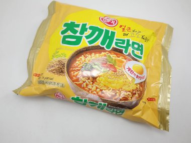 MANILA, PH - OCT 5 - 5 Ekim 2020 'de Manila, Filipinler' de susamlı ramen.