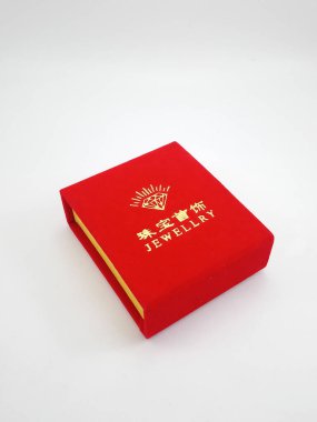 MANILA, PH - OCT 5 - Mücevher kırmızı kutusu 5 Ekim 2020, Manila, Filipinler.