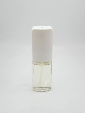 Parfüm temiz şişe kullanım için koku sıvısı içeriği