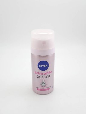 MANILA, PH - OCT 6 - Nivea 6 Ekim 2020 tarihinde Manila, Filipinler 'de fazladan beyaz serum deodorantı.