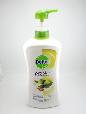 MANILA, PH - OCT 7 - Dettol pro skin natural zeytin ve besleyici badem kremi şişesi 7 Ekim 2020, Manila, Filipinler.