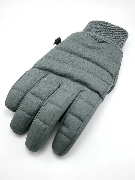 黑色冬手手套用来抵御寒冷天气 — 图库照片