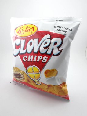 MANILA, PH - 27 Ekim 2020 'de Manila, Filipinler' de Leslies yonca cipsi barbekü aroması.