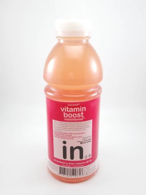 MANILA, PH - OCT 27 - 27 Ekim 2020 'de Manila, Filipinler' de çilek vitamini takviyesi.