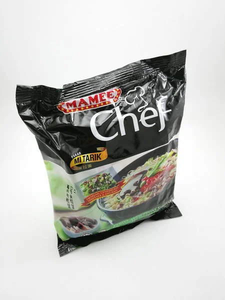 MANILA, PH - 11 Ocak 2020 'de Manila, Filipinler' de Mamee Chef baharatlı şehriyeli Shiitake şehriyesi.