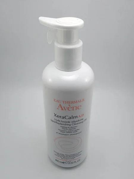 Манила Nov Avene Xera Calm Eau Thermale Lipid Replenishing Cleaning — стоковое фото