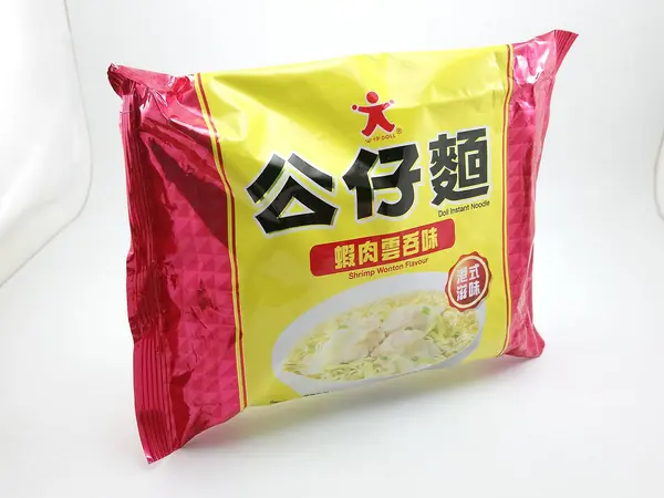 Manila Oct Doll Instant Noodles Shrimp Wonton Flavor October 2020 — Stockfoto