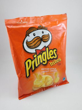 MANILA, PH - OCT 27 - Pringles 27 Ekim 2020 tarihinde Manila, Filipinler 'de peynir tadı aldı.