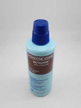 MANILA, PH - OCT 27 - Povidone iyot betadin cilt temizleyicisi 27 Ekim 2020 tarihinde Manila, Filipinler 'de antiseptik.