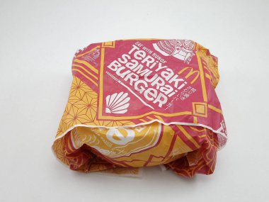 MANILA, PH - OCT 27 - Mcdonalds teriyaki samuray burgeri 27 Ekim 2020 tarihinde Manila, Filipinler.