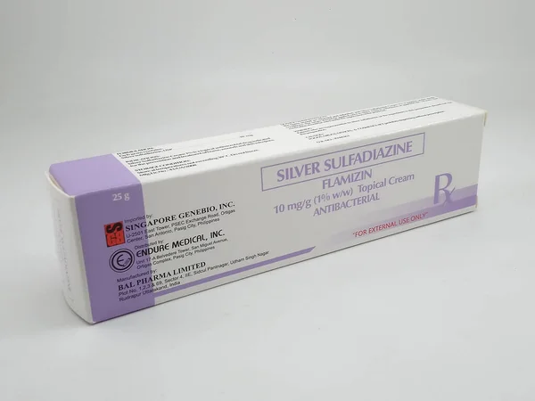 Manila Oct Silver Sulfadiazine Flamizin Creme Tópico Antibacteriano Outubro 2020 — Fotografia de Stock