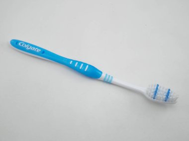 MANILA, PH - OCT 27 - Colgate süper esnek mavi diş fırçası 27 Ekim 2020, Manila, Filipinler.