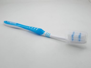 MANILA, PH - OCT 27 - Colgate süper esnek mavi diş fırçası 27 Ekim 2020, Manila, Filipinler.