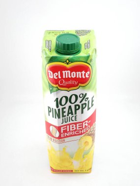 MANILA, PH - OCT 27 - Del monte ananas suyu lifleri 27 Ekim 2020 'de Manila, Filipinler' de zenginleştirildi.