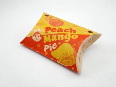 MANILA, PH - 27 Ekim 2020 'de Filipinler, Manila' da Jollibee şeftalili turta.