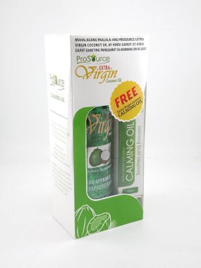 MANILA, PH - OCT 27 - 27 Ekim 2020 tarihinde Filipinler, Manila 'da yatıştırıcı yağlı ekstra saf hindistan cevizi yağı.