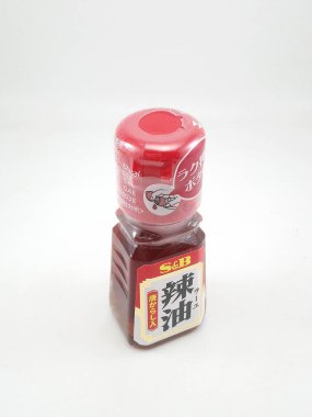 MANILA, PH - OCT 27 - S ve B biber yağı 27 Ekim 2020, Manila, Filipinler.