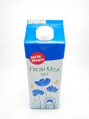 MANILA, PH - OCT 27 - Süt büyüsü 27 Ekim 2020 tarihinde Manila, Filipinler 'de taze süt.