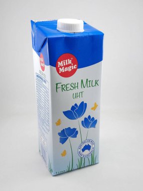 MANILA, PH - OCT 27 - Süt büyüsü 27 Ekim 2020 tarihinde Manila, Filipinler 'de taze süt.