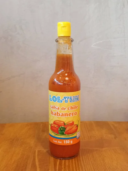 Manila Oct Lol Tun Salsa Chile Habanero Hot Sauce Den — Stockfoto