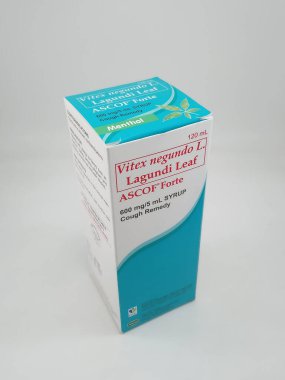 MANILA, PH - OCT 27 - Vitex negundo lagundi leaf Ascof forte forte öksürük şurubu tedavisi 27 Ekim 2020 'de Manila, Filipinler' de.
